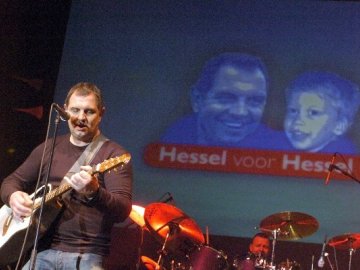 Hessel zong een ton bijeen voor Hessel