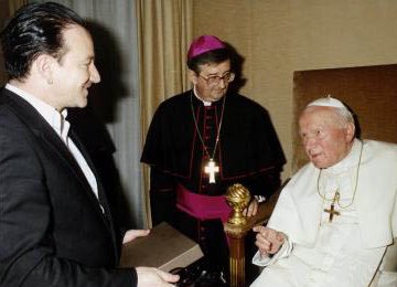 Bono en paus Johannes Paulus II in 1999