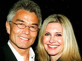 Olivia Newton-John en Patrick McDermott