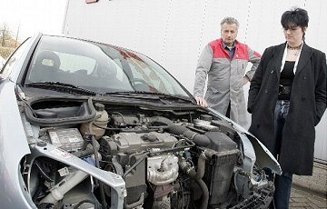 Peugeot 206 gestript door onverlaten