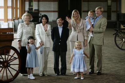 De twee kroonprinselijke gezinnen