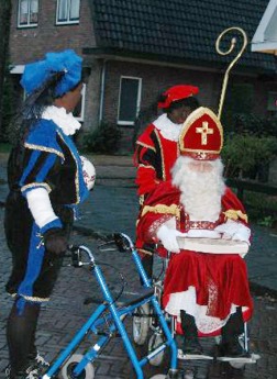 Sinterklaas in de rolstoel