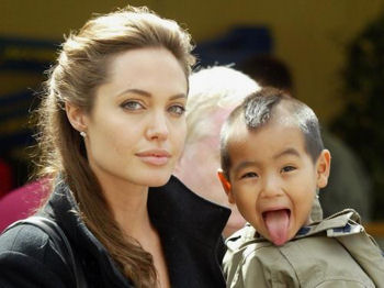 Angelina Jolie met zoon.