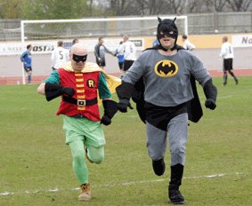 Batman en Robin duiken op in Engels dorp